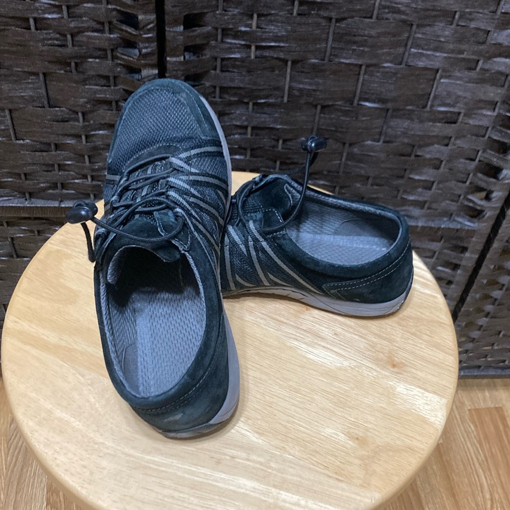 Dansko Women’s Suede/Leather shoes with cord closure - size 37- very good cond